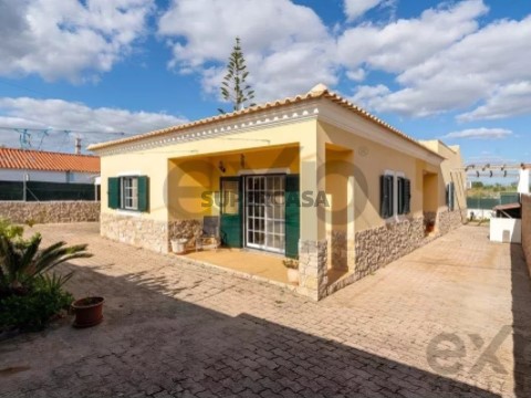 Moradia T3 em Albufeira e Olhos de Água, Albufeira