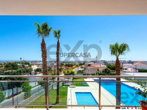 Apartamento T4 em Quelfes, Olhão