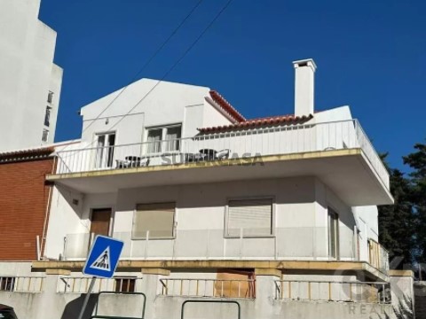Villa T7 em Alenquer (Santo Estêvão e Triana), Alenquer