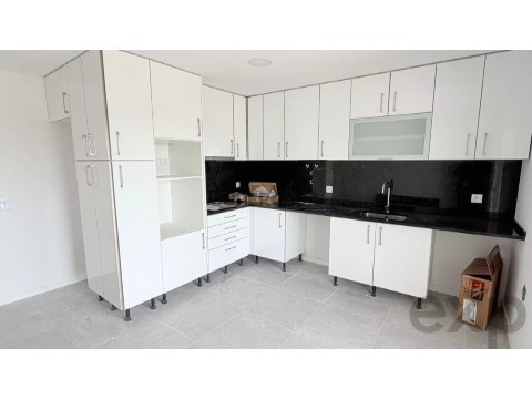Apartamento T3 em Arrentela, Seixal