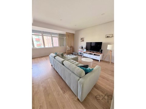 Apartamento T2 em União das Freguesias de Setúbal, Setúbal