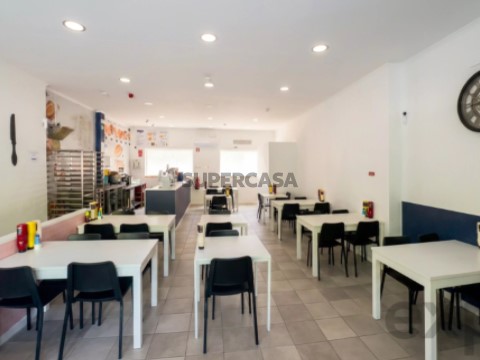 Comercial em Salvador e Santa Maria da Feira, Beja