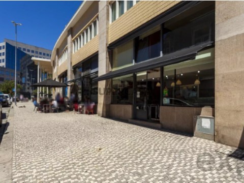 Commercieel Op Lordelo do Ouro e Massarelos, Porto