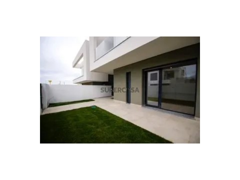 Moradia T4 em Charneca de Caparica e Sobreda, Almada
