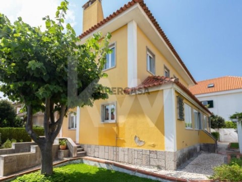 Moradia T4 em Algés, Linda-a-Velha e Cruz Quebrada-Dafundo, Oeiras