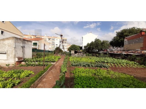 Terreno em Massamá e Monte Abraão, Sintra
