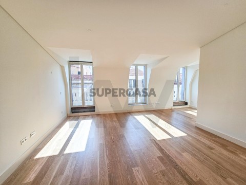 Apartamento T2 em Misericórdia, Lisboa