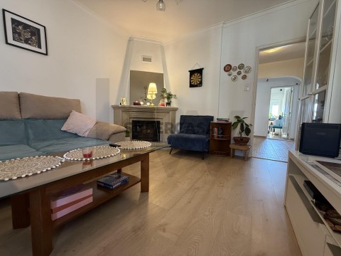 Apartamento T3 em Venteira, Amadora