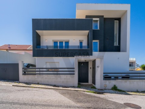 Moradia T3 em Ramada e Caneças, Odivelas