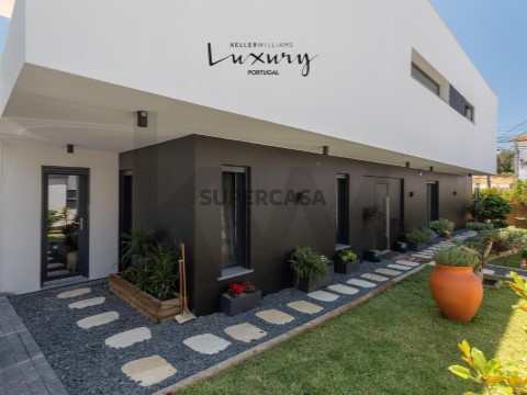 Moradia T3 em Charneca de Caparica e Sobreda, Almada