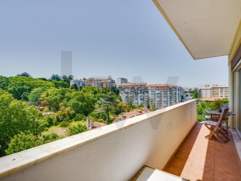 Apartamento T4 em Benfica, Lisboa