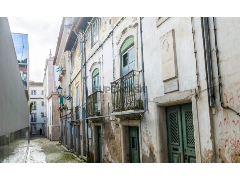 Casa onde viveu Eça de Queirós