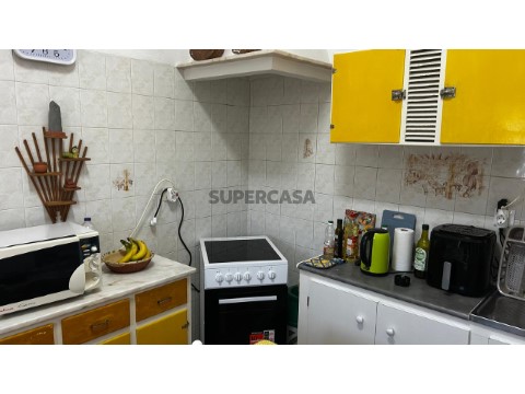 Moradia com quintal no Bairro de Santa Maria - Évora
