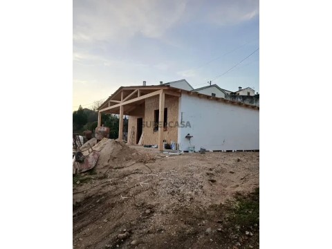 Moradia T2 em Serpins, Lousã
