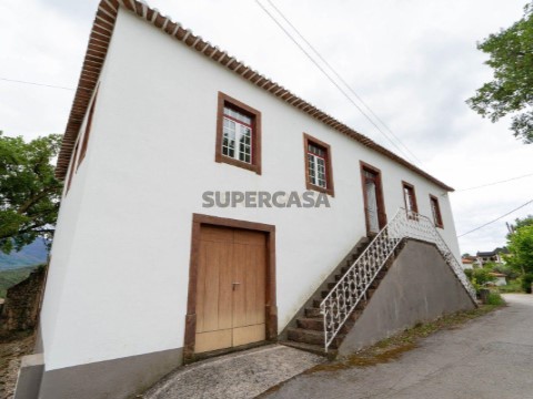 Moradia T3 em Serpins, Lousã