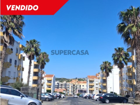 Apartamento 4 Assoalhadas Fonte D' Ouro