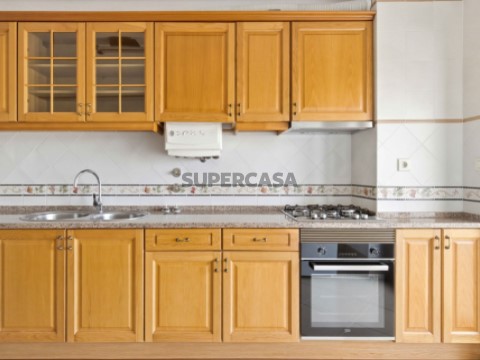 Cozinha Apartamento T3 Arangues Vista Rio Setúbal