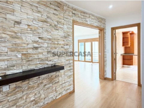 Apartamento T3 - Urb. Colinas do Cruzeiro - Excelente oportunidade