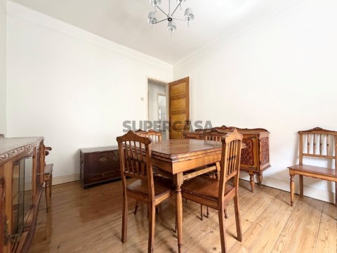 Apartamento T2 - Moscavide - 2º Andar - OPORTUNIDADE