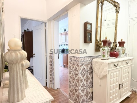 Apartamento T2 - Bobadela - C/ Parqueamento - 5º Andar