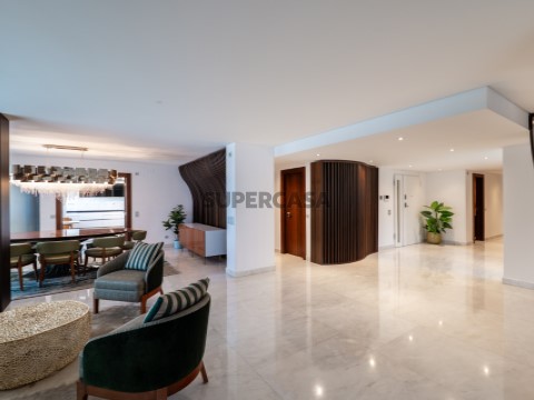 Penthouse de luxo T6 Duplex com terraços e vista panorâmica nas Avenidas Novas