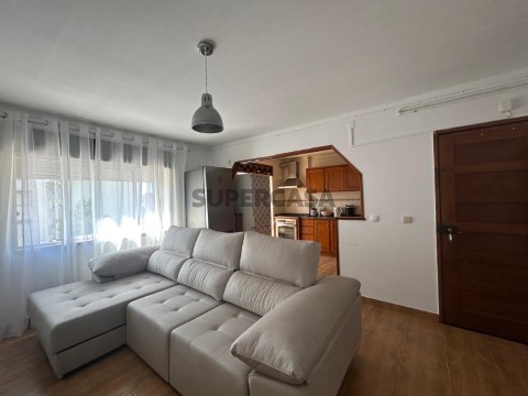 Apartamento T3 - Marinha Grande - Sala de Estar