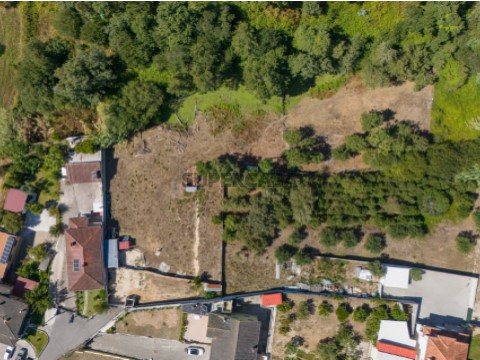 Terreno com 3716,54m2 - Milagres, Leiria