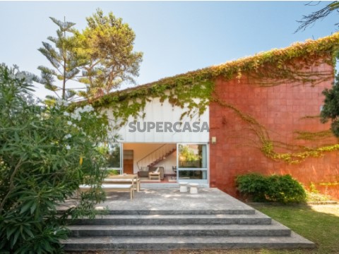 Moradia V5 com jardim em Cascais