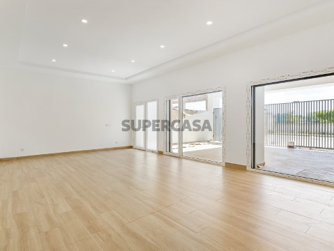 CASA 3 DORMITORIOS +1 | A DOS MINUTOS DE LAS PLAYAS DE S.JOÃO DA CAPARICA