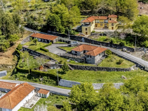Moradia T4 em Infesta, Paredes de Coura