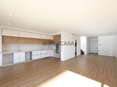 Sala de Estar e Cozinha