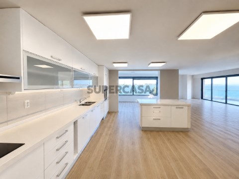 Oportunidade de Verão Oferecemos a Escritura - Moradia Luxuosa T4 com piscina em Silveira, Torres Vedras (2)
