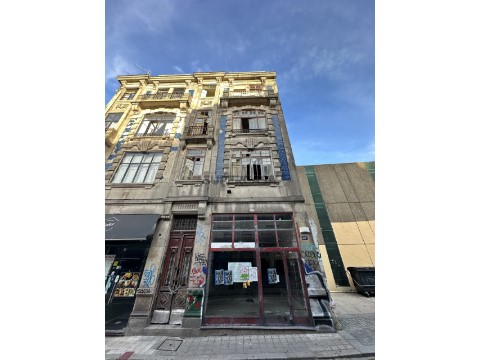 Prédio na Rua do Bonjardim, Cedofeita, Santo Ildefonso, Sé, Miragaia, São Nicolau e Vitória