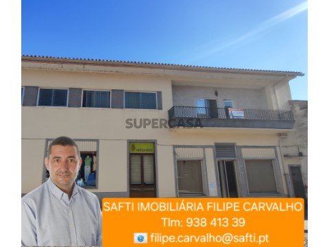 Apartamento T2 na Rua Velha, Vila e Roussas