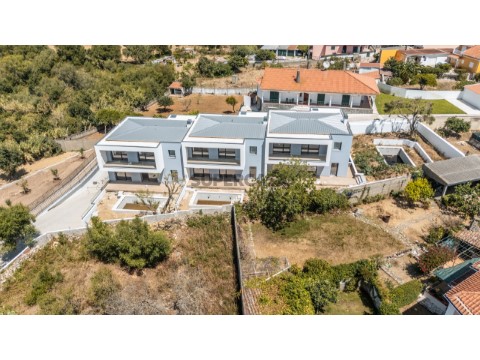 3 Moradias em Condomínio Privado - Oportunidade Única - Manique/Estoril