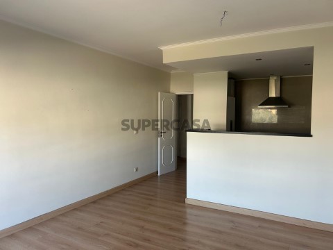 Venda Apartamento T1 na Rua Elísio de Moura - Coimbra