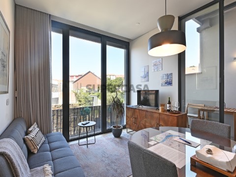 Arrenda Apartamento T1 Mobilado junto ao Metro da Trindade - Porto
