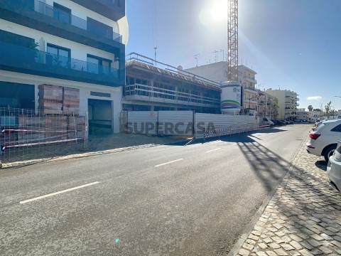 Apartamento T1 em Estrada de Quelfes, Quelfes