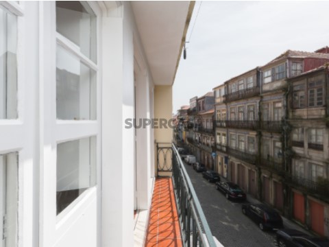 Apartamento T1 na Rua dos Caldeireiros, Cedofeita, Santo Ildefonso, Sé, Miragaia, São Nicolau e Vitória