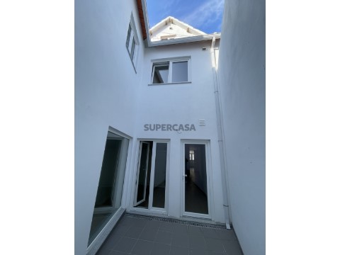 Gebouw Op Rua Arcebispo Pereira Bilhano, São Salvador