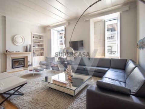 Apartamento T3 em Misericórdia, Lisboa