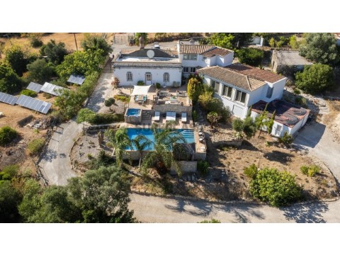 Quinta T4 em Santa Bárbara de Nexe, Faro