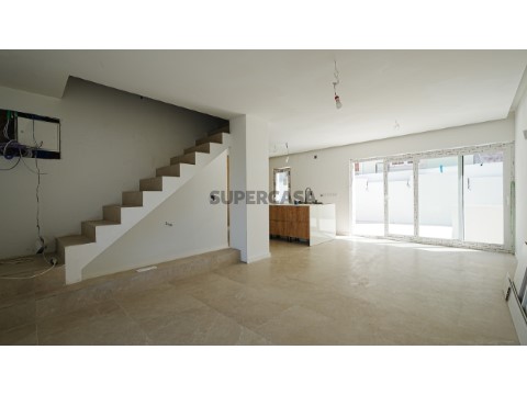 Moradia_T3_com_garagem_varanda_Torres_Vedras_Rute_Ferreira_imobiliaria_Lda (8)