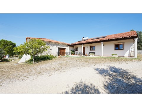 moradia-terrea-rustica-pedra-tomar-02-rute-ferreira-imobiliaria (10)