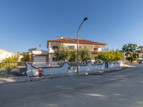 Moradia T6 em São Sebastião, Setúbal