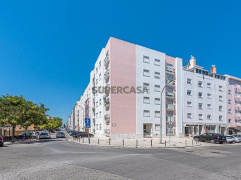Apartamento T3 em São Sebastião, Setúbal