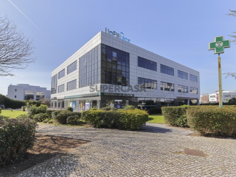Escritório em S.Maria e S.Miguel, S.Martinho, S.Pedro Penaferrim, Sintra