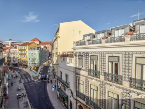Apartamento T3 em Alcântara, Lisboa