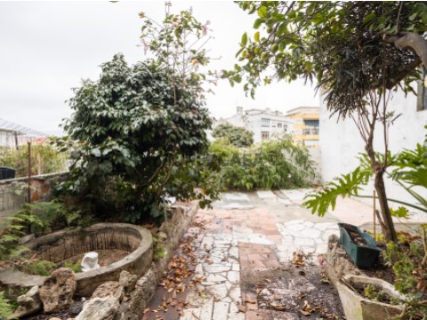 Apartamento T2 Triplex em Amora, Seixal