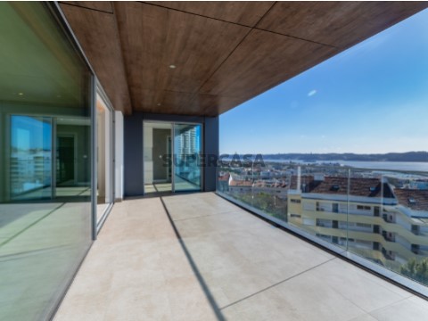 Apartamento T4 em Algés, Linda-a-Velha e Cruz Quebrada-Dafundo, Oeiras